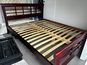 Queen bed frame in very good condition